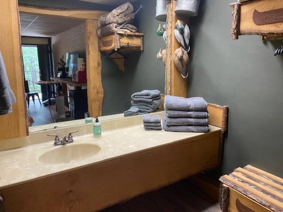 Stonegate Lodge 2 Queen Beds Wifi 50In Roku Tv Salt Water Pool Room #105 Eureka Springs Εξωτερικό φωτογραφία