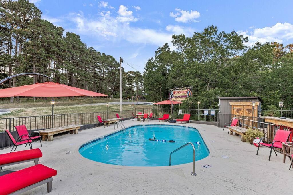 Stonegate Lodge 2 Queen Beds Wifi 50In Roku Tv Salt Water Pool Room #105 Eureka Springs Εξωτερικό φωτογραφία