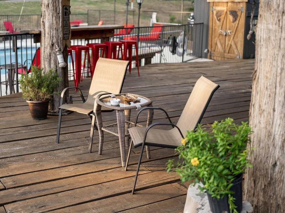 Stonegate Lodge 2 Queen Beds Wifi 50In Roku Tv Salt Water Pool Room #105 Eureka Springs Εξωτερικό φωτογραφία