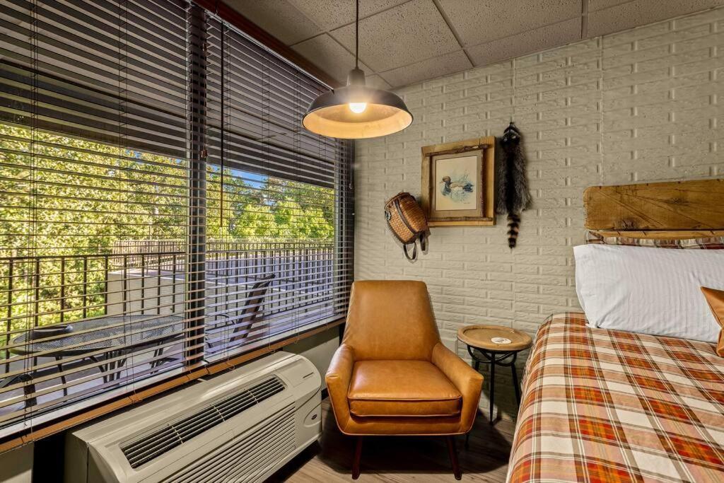 Stonegate Lodge 2 Queen Beds Wifi 50In Roku Tv Salt Water Pool Room #105 Eureka Springs Εξωτερικό φωτογραφία